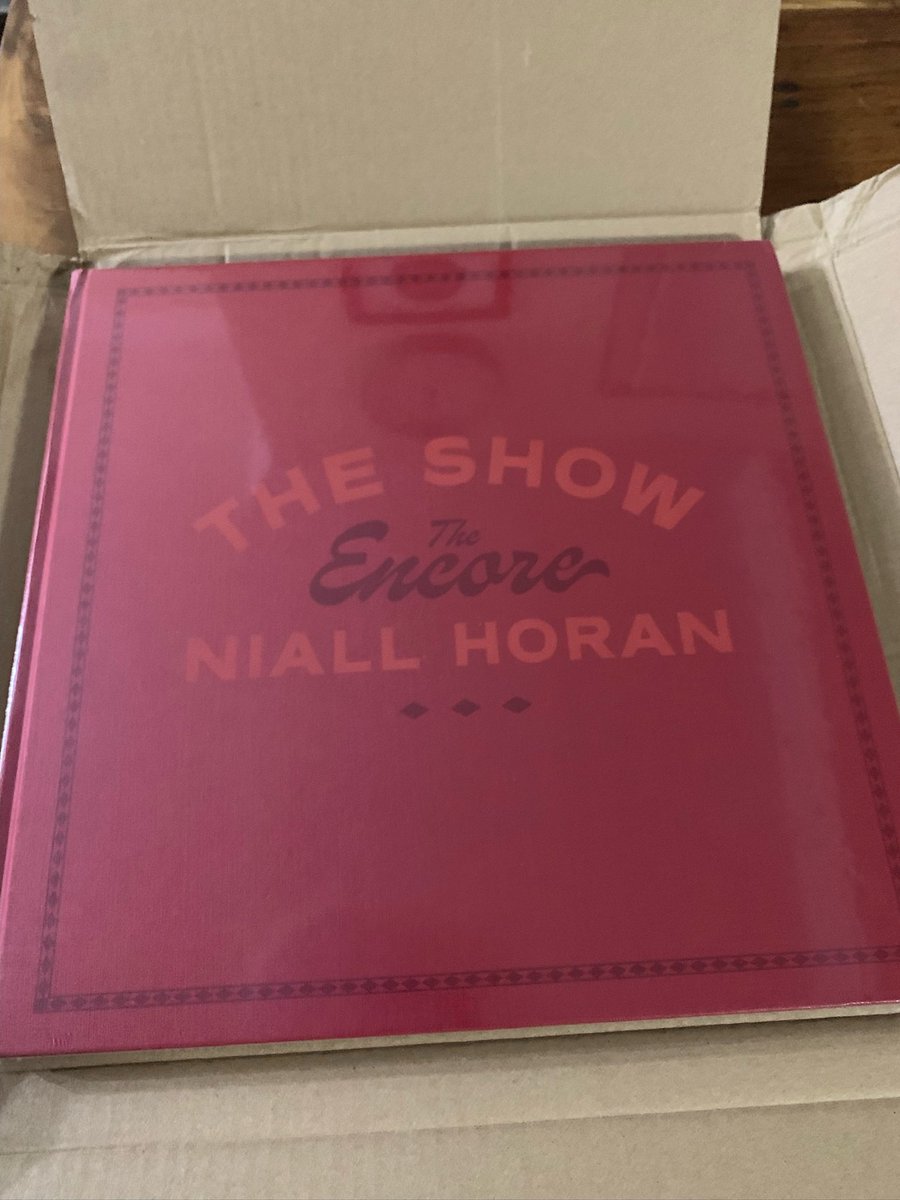 The baby is finally home and it’s beautiful!

#TheShowTheEncore 

#NiallHoran