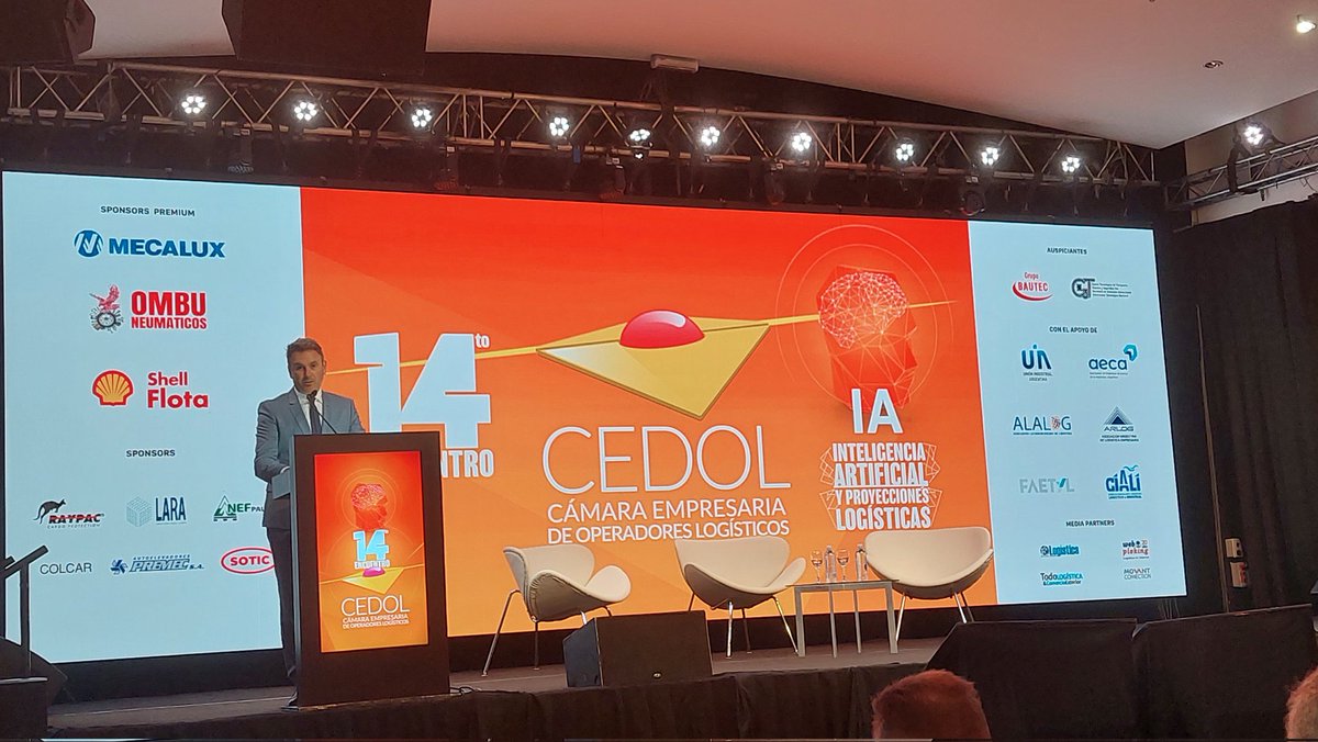 Encuentro de CEDOL <a href="/cedolarg/">CEDOL Logística</a>
600 profesionales en #logística se "encuentran" en un momento muy especial para el sector.
<a href="/HSanchezCelsur/">Hernan Sanchez</a> nos da su mirada de la situación actual.