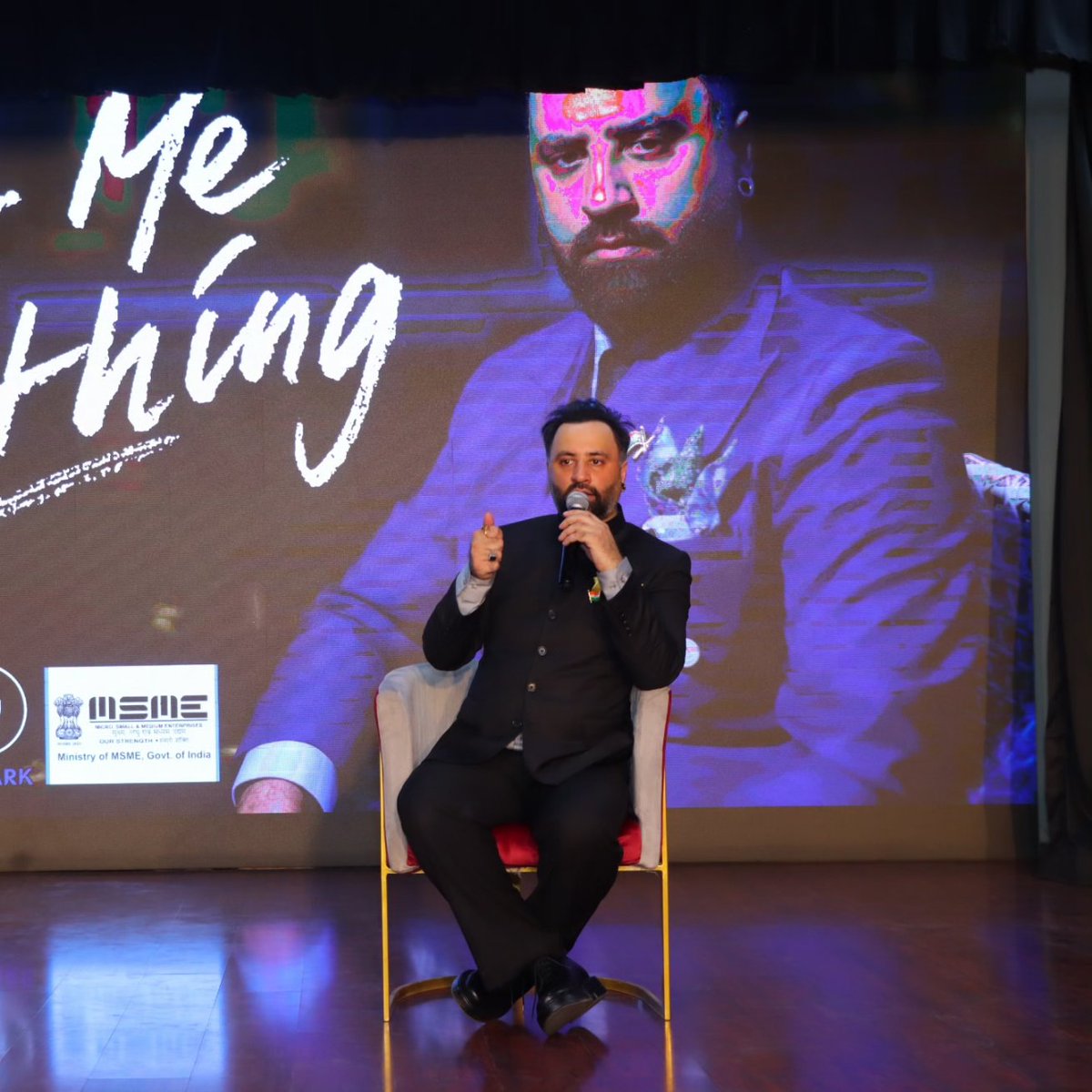 RohitGuraru's tweet image. Insightful and interactive session conducted by Ecell LIET, @khalidwani ji Founder KWCG, TedX Speaker &amp;amp; Marketing guru enlight the future leaders and entrepreneurs. #Ecell #startup