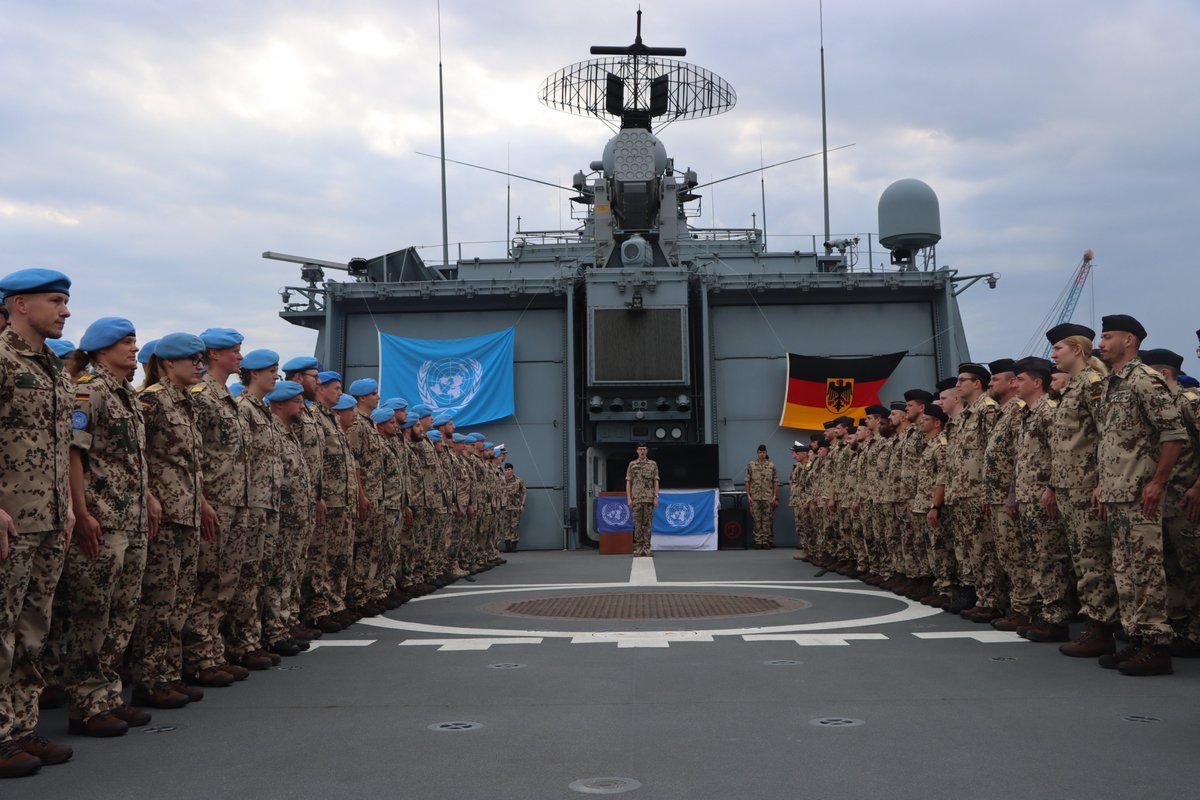 Nach fünf Monaten wurde die Fregatte „Baden-Württemberg“ von der Fregatte „Brandenburg“ als Beitrag der #BundeswehrimEinsatz in der Maritime Task Force bei #UNIFIL abgelöst. Mehr zum Einsatz im östlichen Mittelmeer unter: bundeswehr.de/de/einsaetze-b…