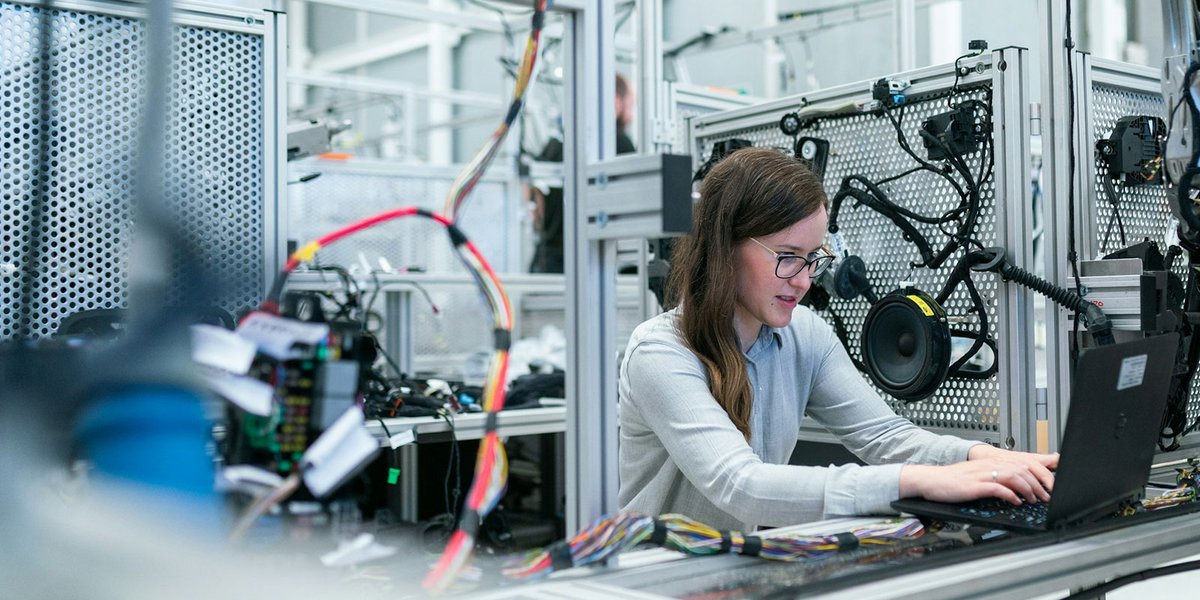 IDConsortium's tweet image. ¡Se abre la convocatoria #NEOTEC2024!🚀

@CDTI_innovacion ofrece una oportunidad para startups tecnológicas innovadoras. Con un fondo de 20M€ en subvenciones, el Programa #Neotec está listo para impulsar proyectos disruptivos y revolucionarios.

Más info:
idconsortium.com/news/cdti-inno…