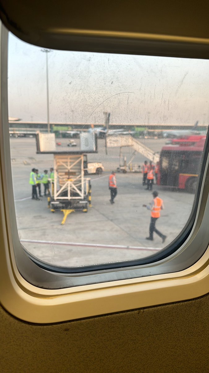 Flight landed in Delhi from Ayodhya! SpiceJet forgot to prepare. Despite 2 ladders in front of us, they seemed to be waiting for something. SG-472

Just when I thought SpiceJet might have gotten better. 

<a href="/flyspicejet/">SpiceJet</a> <a href="/DGCAIndia/">DGCA</a>