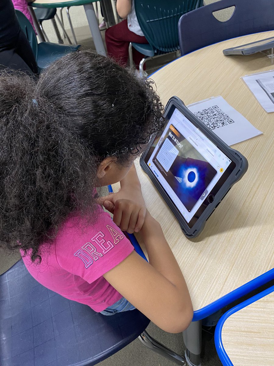 Total eclipse library stations were a success! <a href="/southdaviselem1/">southdaviselementary</a> @aisdlibsrv #Eclipse2024
