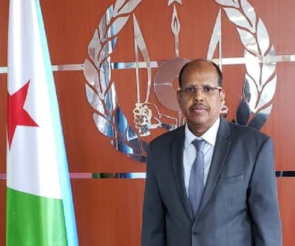 #Afrique : #Djibouti annonce la candidature de son ministre des affaires étrangères Mahmoud Ali Youssouf à la présidence de l'#UnionAfricaine.