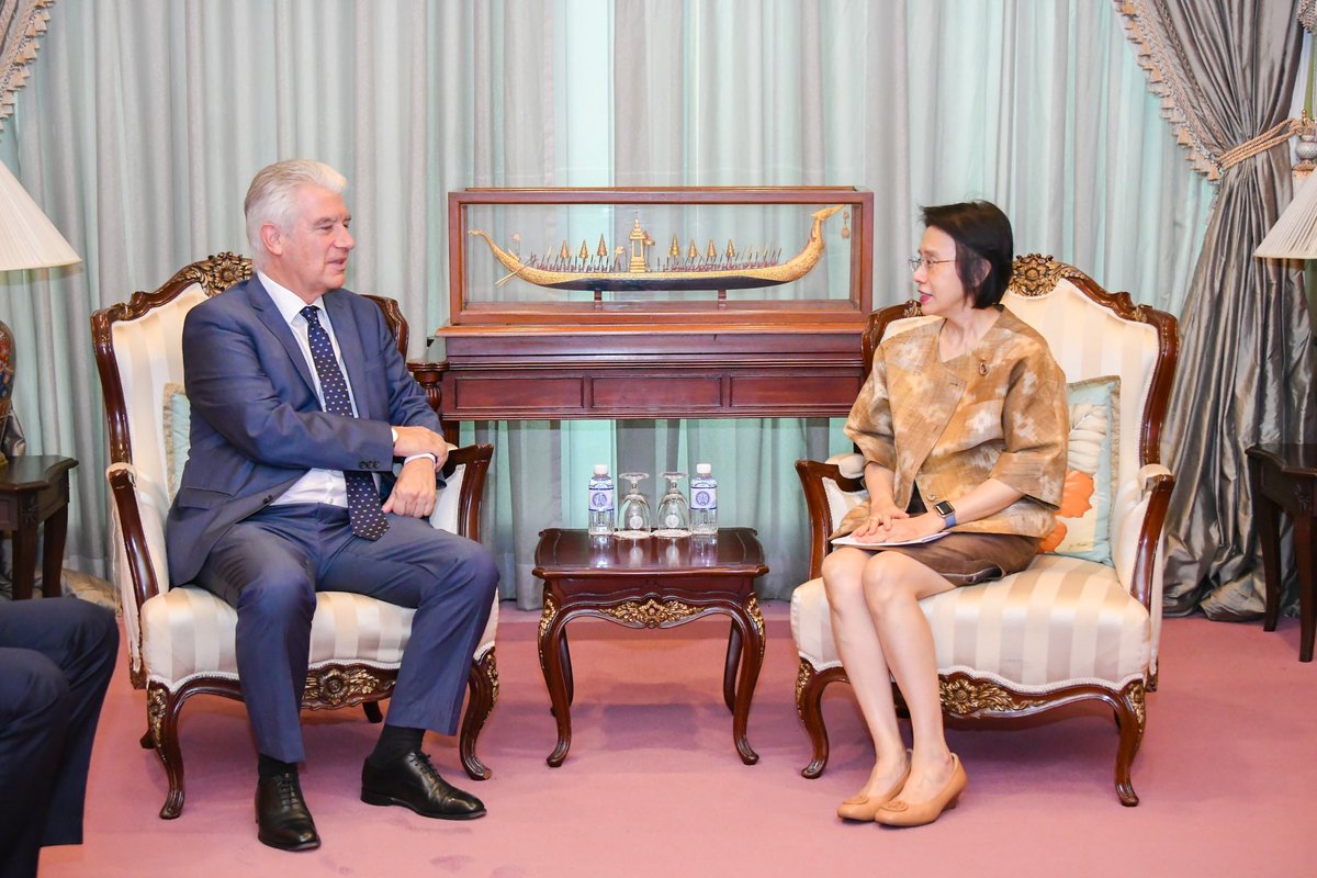 🇹🇭🇩🇪PS Eksiri welcomed and discussed with H.E. Mr. Ernst Wolfgang Reichel @GermanAmbTHA during the latter’s congratulatory call on her assumption of duty on Thailand-Germany cooperation in vocational training, strategic partnership, and international issues. (9 Apr 24)