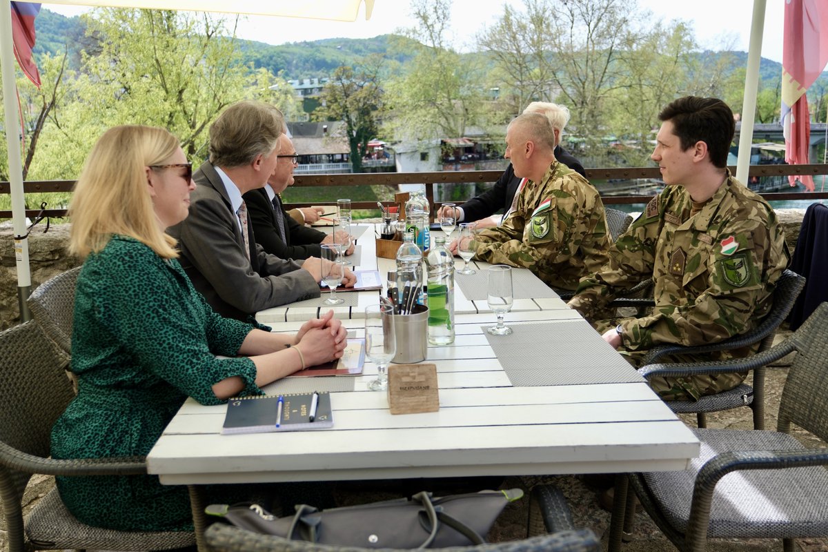 Dobar sastanak u Banjaluci s komandantom @euforbih. EUFOR ostaje ključan za očuvanje sigurnog okruženja u 🇧🇦, zajedno sa OS BiH. 🇬🇧 podrška doprinosi modernizaciji i euro-atlantskoj usklađenosti OS BiH. Ovakvo partnerstvo pomaže u podržavanju stabilnosti i sigurnosti suverene 🇧🇦.