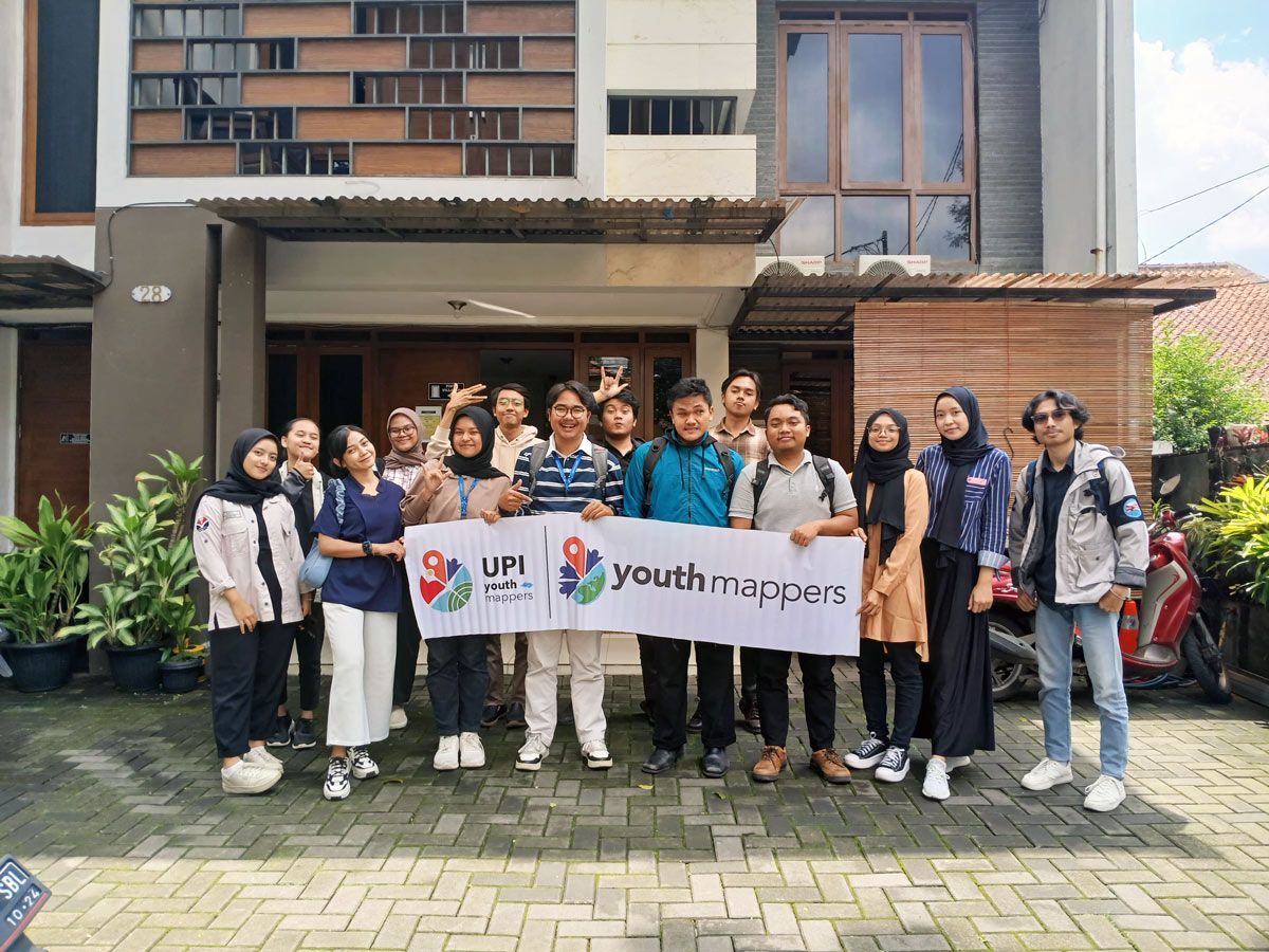🙌🏾 It's time to hear the stories made possible in 2024 with the #OpenDataDay mini-grants. Find out about the 'Bus-friendly #openmapping' event in #Indonesia by @YouthMappersUPI. 🇮🇩 blog.okfn.org/2024/04/09/odd… #ODDStories #ODD24 #OpenDataForSDGs