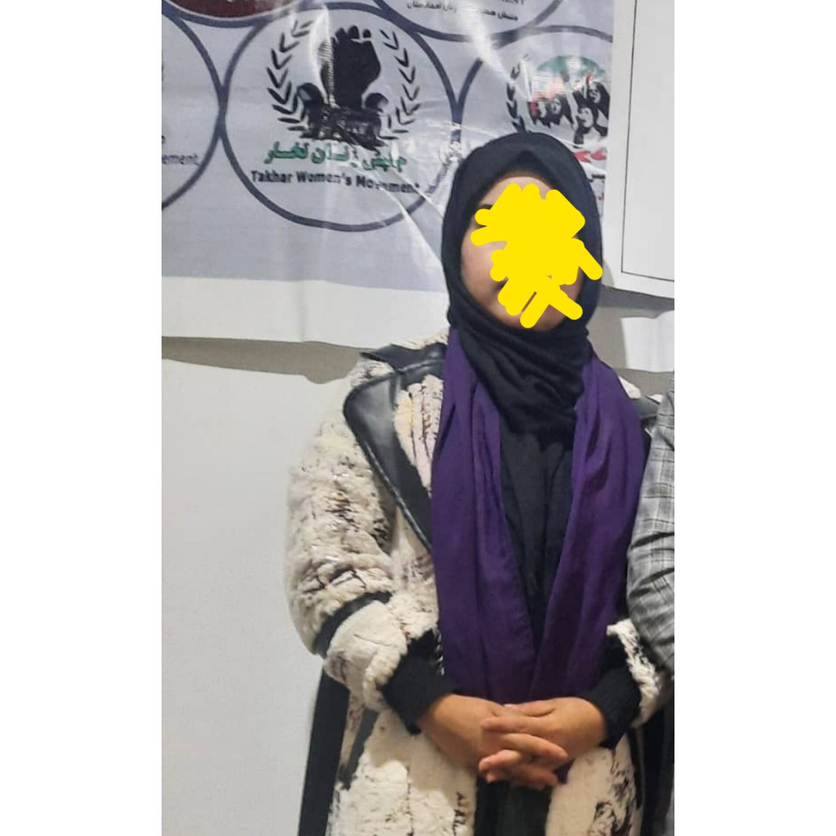 طالبان به تاریخ ۲۰ مارچ، عزیزه جویا، دانش‌آموز صنف ۱۱ مکتب را از یک ایست بازرسی‌ بازداشت و به حوزه ششم پولیس این گروه در شهر تالقان مرکز تخار بردند. پس از بررسی‌ها روشن شده که این دختر در اعتراضات ۸ مارچ، علیه این گروه سهم داشته و چند شب را در بازداشتگاه حوزه مانده ۱/۳