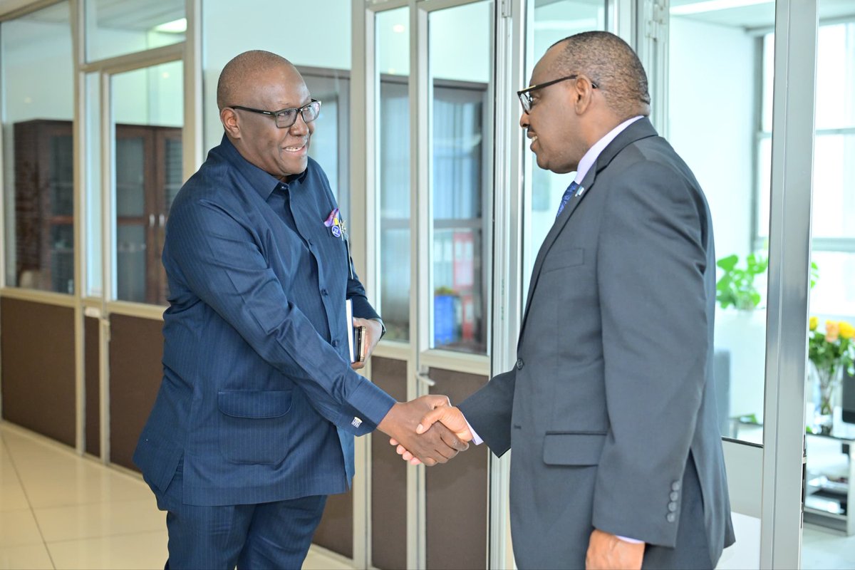 I paid a courtesy call on the ES of the @ECA_OFFICIAL Mr Claver Gatete. During our interaction I expressed @WHO @WHOAFRO @WHOEMRO desire to strengthen the relationship with UNECA as we collectively work with Member States to accelerate progress towards #HealthForAll.