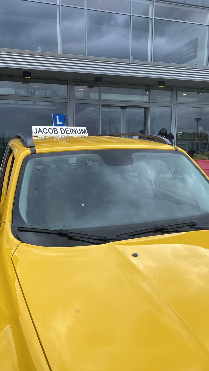 InfoDeinum's tweet photo. Milan van der Sluis zojuist ook met glans van de schans. Van harte gefeliciteerd en heel veel plezier met je rijbewijs. https://t.co/3TsCrl9QYB