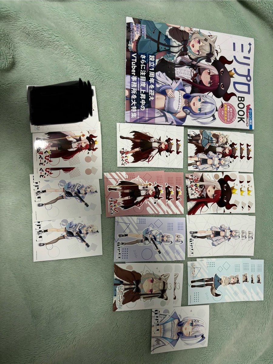 ローソンのミリプログッズ買ってきた〜。 サインは28枚買ってこの