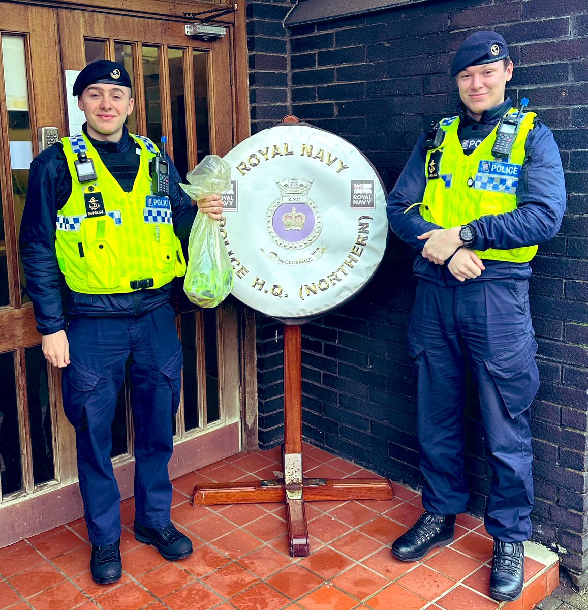 Lighting up the streets of @HMNBClyde 💡 LH(Police) Matthews and LH(Police) Gunn have been distributing high visibility belts to service personnel throughout the base 🚓 This ensures our people remain safe while navigating the less lit areas on foot 🐾 #StaySafe #RNPScotland