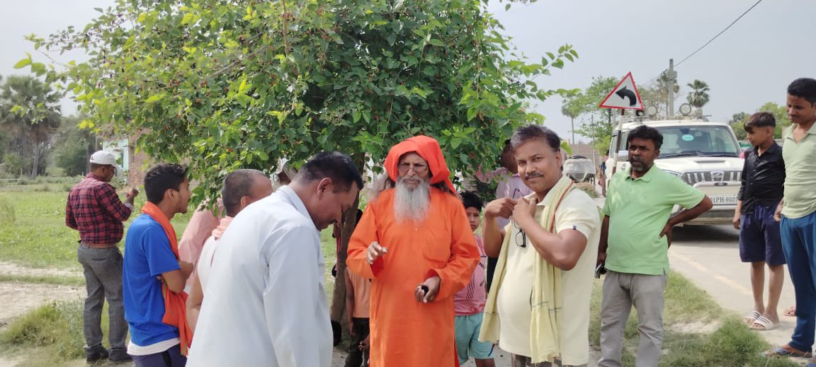 Chokar_baba's tweet photo. सारण लोकसभा के मढ़ौरा विधानसभा के विभिन्न स्थानों पर भ्रमण कर अपने लिए समर्थन माँगा।
#नावछाप
#सारणलोकसभा https://t.co/DiHbfcRa8n