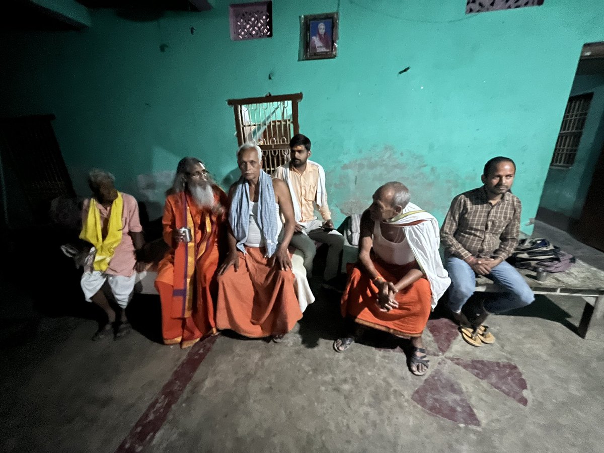 Chokar_baba's tweet photo. सारण लोकसभा के मढ़ौरा विधानसभा के विभिन्न स्थानों पर भ्रमण कर अपने लिए समर्थन माँगा।
#नावछाप
#सारणलोकसभा https://t.co/DiHbfcRa8n