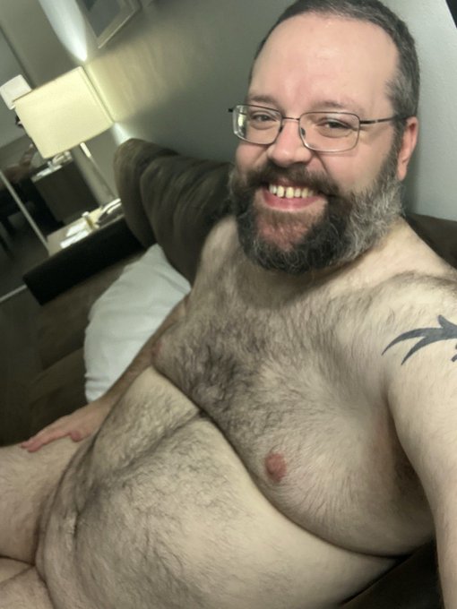 Chilling on a really comfy hotel room sofa 😜😘  👉🏽 https://t.co/Mu9W80k9L8 ✳️ https://t.co/NMA5zDSOsk *️⃣<a href="/tag/exclusivecontent"class="tags"><span>#exclusivecontent</span></a><a href="/tag/onlyfans"class="tags"><span>#onlyfans</span></a>