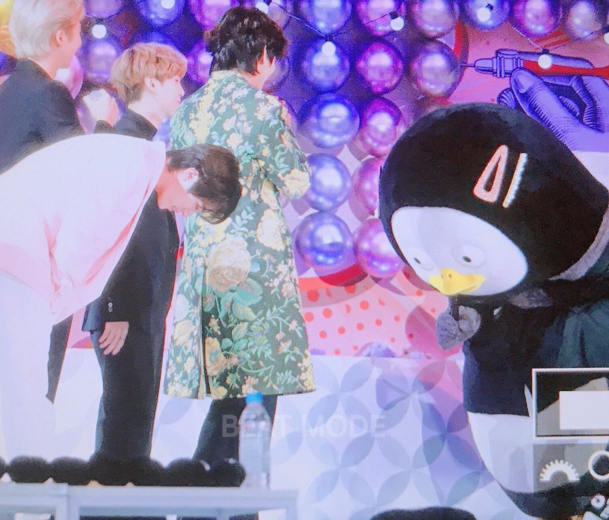 Akjinbts's tweet photo. Why Seokjin is known as the manner idol; an informative thread https://t.co/cTM9seoC2F