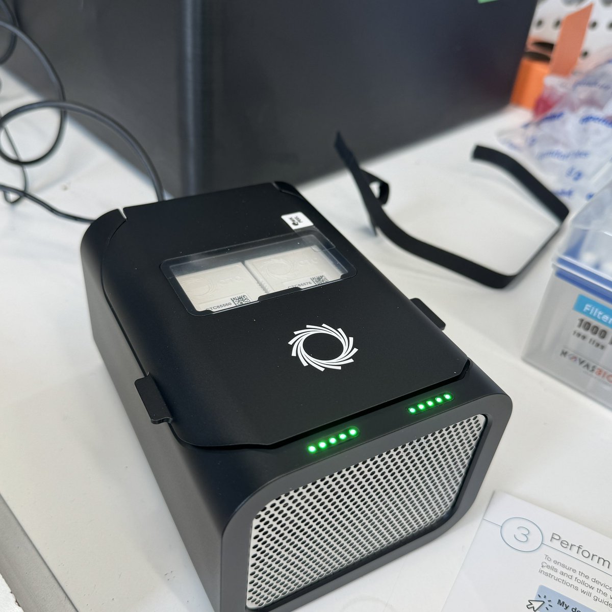 We’ve just got a new member in the @MacKay_Lab——@nanopore PromethION P2 Solo! More #sequencing and more #biology!