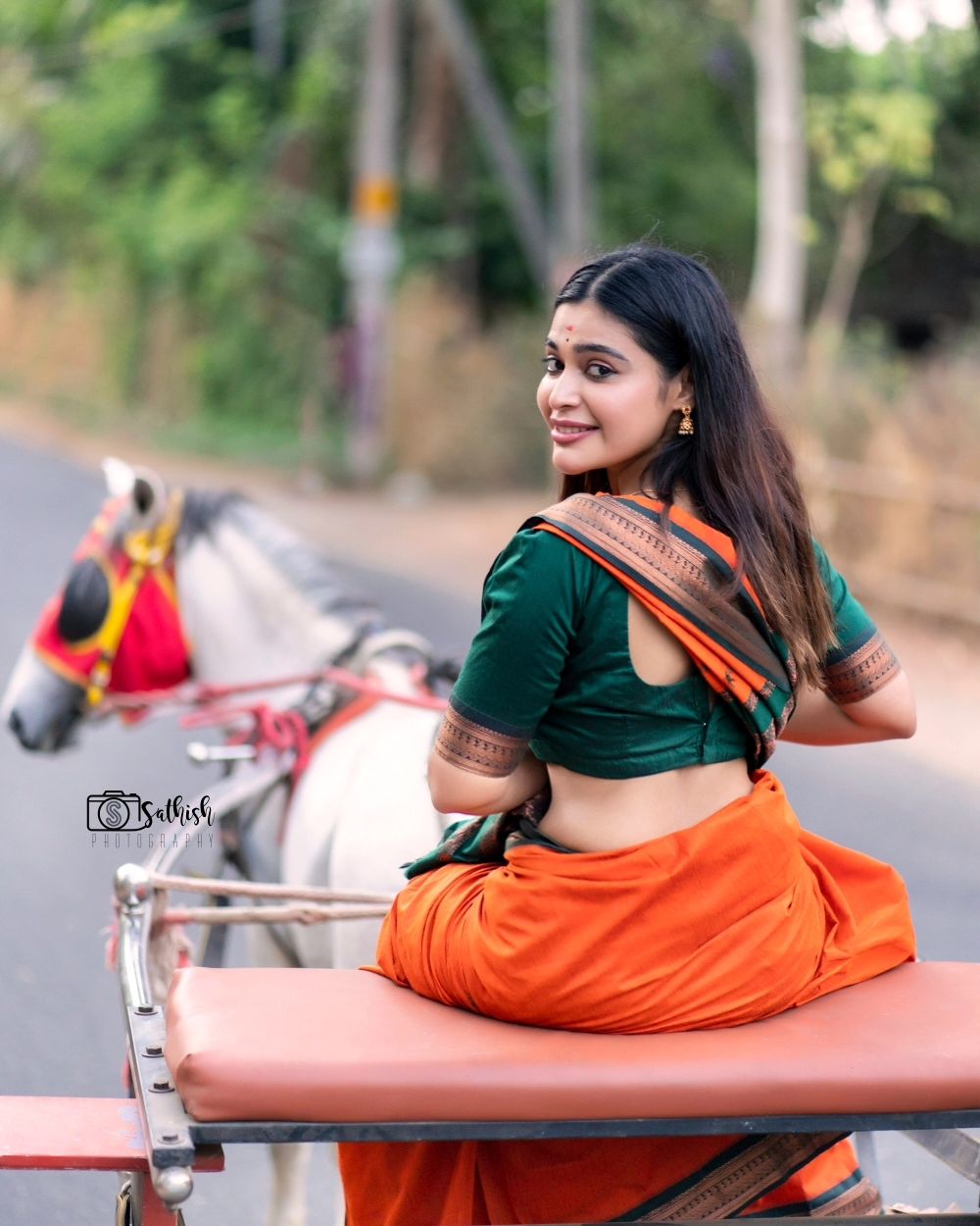 GKuZowxawAA3uXv?format=jpg&name=large