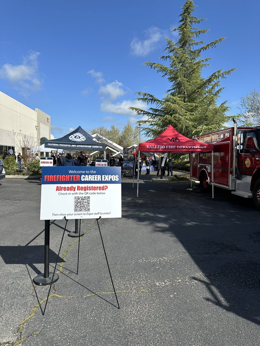 We had a great time connecting with future firefighters and potential candidates at the CAL-JAC Firefighter Expo at FCTC-Livermore this past weekend. Thanks to everyone who took the time to visit our table to learn more about our department! @BecomingaFF