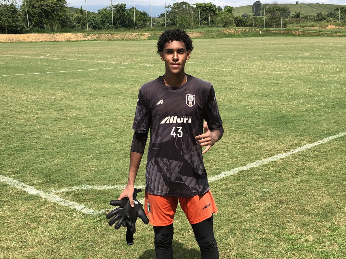 Resende_FC's tweet photo. Terça de muito treino no CT Pelé Academia 🐺⚫️
Dia de acompanhar o treino da #BaseDeGigantes do Sub-17! 🚀💪🏻 #BaseResendeFC https://t.co/Bbhy0c0pju