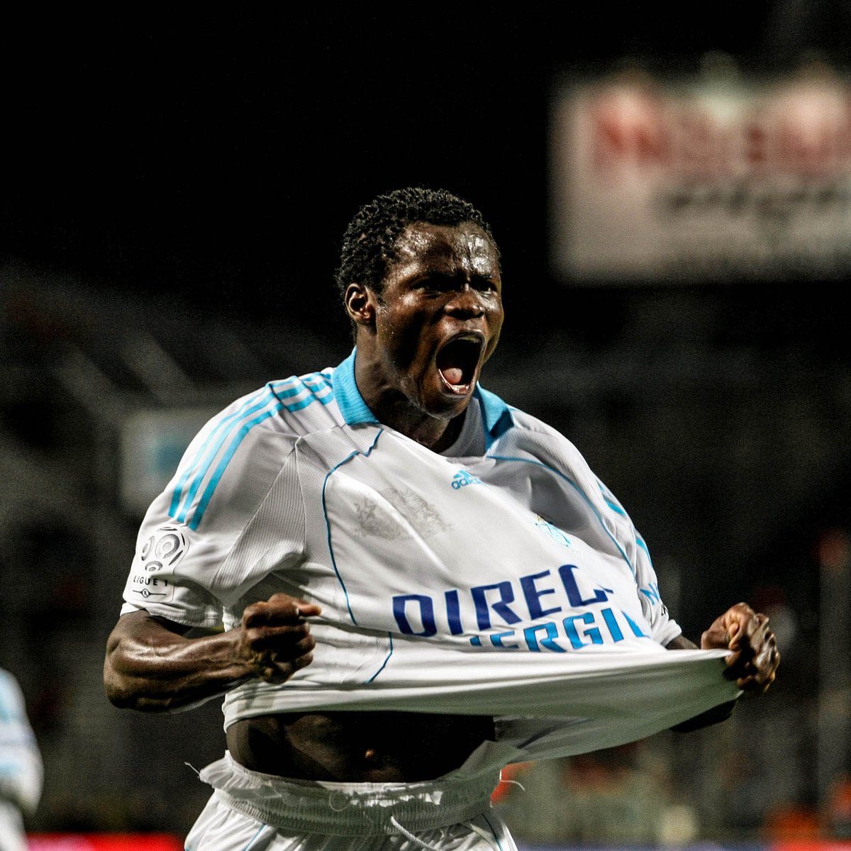 🥳 39 ans pour le puissant Taye Taiwo 🇳🇬  !

#Ligue1Legends