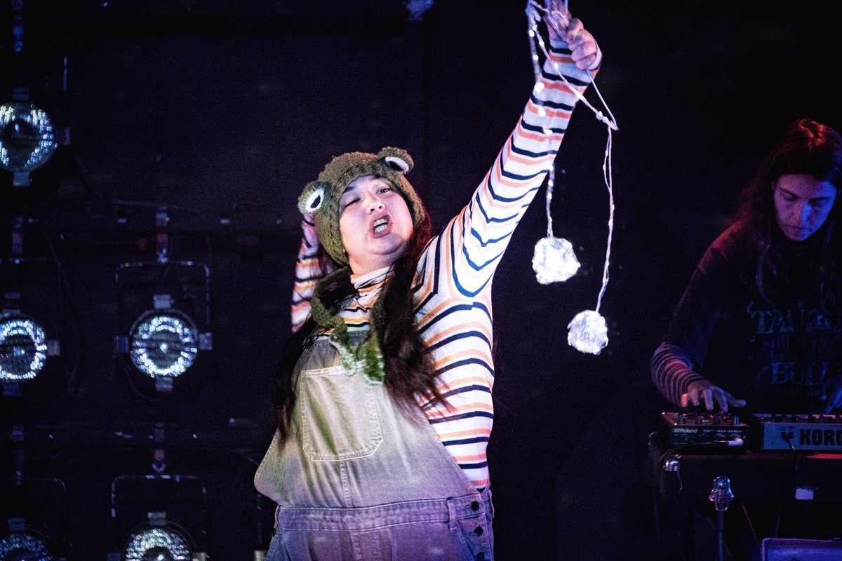 Cassie and the Lights #Reviews are sparkling ✨

"Profoundly Moving" <a href="/BroadwayWorld/">BroadwayWorld</a> ★★★★★

"Perfect theatre" <a href="/theatreandtonic/">Emmie | Theatre&Tonic 🎭🍹</a> ★★★★★

"Beautifully moving piece... that asks the hard questions" Adventures in Theatreland ★★★★★

Find out more: southwarkplayhouse.co.uk/productions/ca…