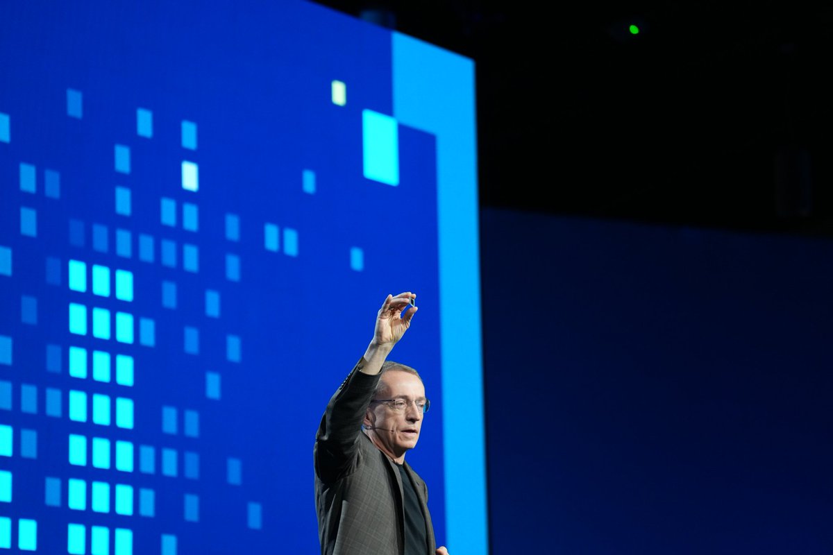 anshelsag's tweet image. This is @Intel Lunar Lake... Yes, that&apos;s on-package memory. #IntelVision