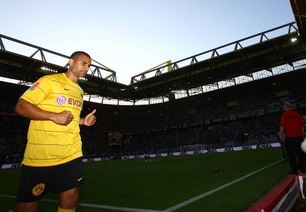 50 years of #Westfalenstadion, which was home to ex-#BafanaBafana <a href="/DelronB/">Delron Buckley</a>, the highest-capped South African <a href="/Bundesliga_EN/">Bundesliga English</a>

In his 13 years in the 🇩🇪 league, he was also a visitor at the legendary stadium with his other ex-clubs. 

📲 bit.ly/3VPjZF6 #BundesligaAfrica