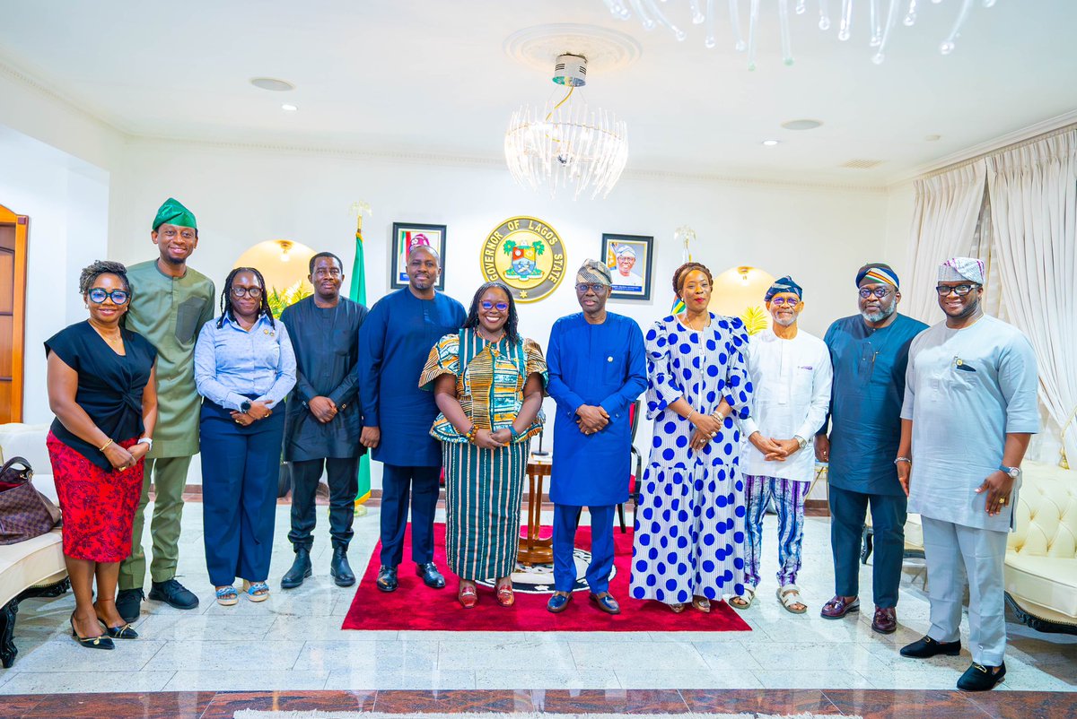 Engaging discussion today btwn our Res. Rep @ElsieAttafuah and H.E Governor Babajide Sanwo-Olu @jidesanwoolu of Lagos State. Discussion centered on deepening existing 🤝 between @UNDP🇳🇬 and the @followlasg in various areas such as #AfCFTA, trade, #climate and energy initiatives.