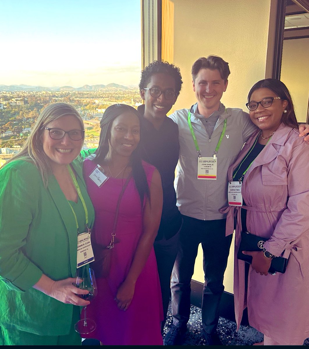 The power 💥 of the Scientific Community is unbelievable!! Passion & dedication about making a difference in science is unmatched. Thanks everyone for an amazing @AmericanCancer Grantee reception #Discovery @billdahutmd @drhursty @LeahCookPhD @DrRobinYabroff @joannewelena @AACR