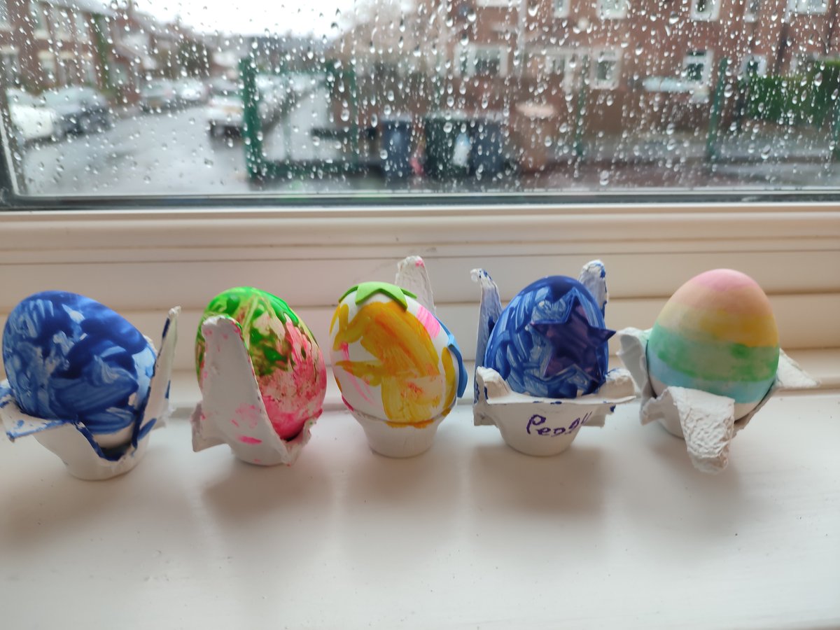 We did not let the rain stop our fun this morning at Forest Hall Library. We designed and painted ceramic eggs, made light up spring cards then hopped around the library on our Easter Hunt.🐥 Thanks to everyone who came. @readingagency @FarshoreBooks