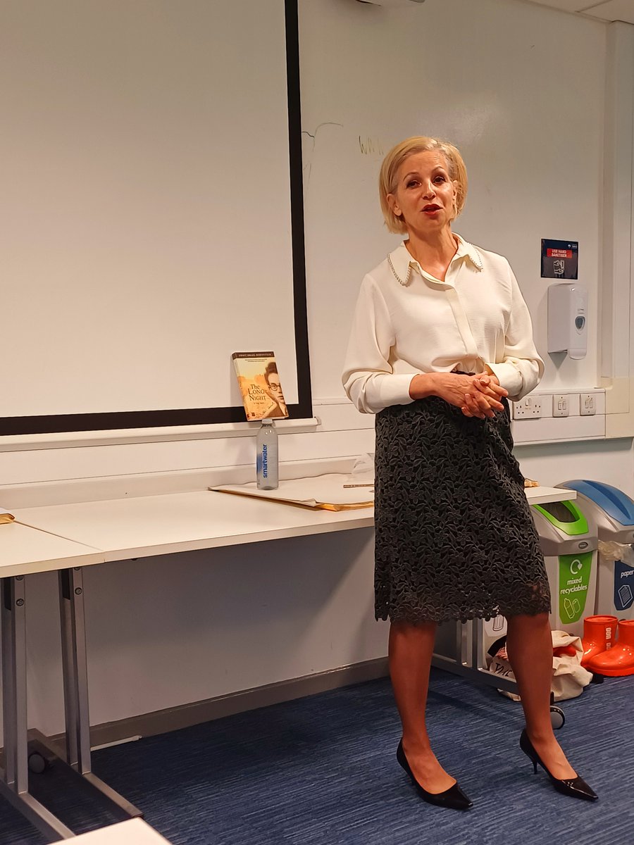 A huge thank you to @HolocaustUK and Noemi for coming and talking to our PCDA students, we are incredibly honored to have met you and learnt from you this morning. @Lynnhug34358045 @MargaretRoweUoS @SalfordUni