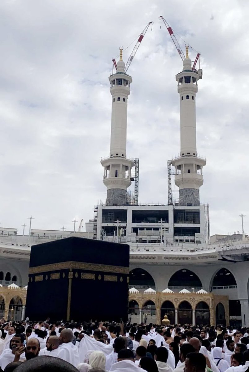theholymosques's tweet photo. Oh Allah! Forgive our mothers, fathers,  brothers, sisters and our children from their transgressions, guide them to the straight path and bestow your mercy on them

#Ramadan https://t.co/FXJc0n4ntL