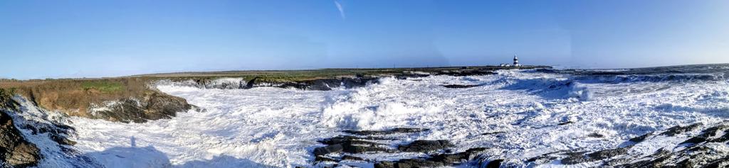 A panoramic shot of storm Kathleen at #Hookhead lighthouse #Wexford