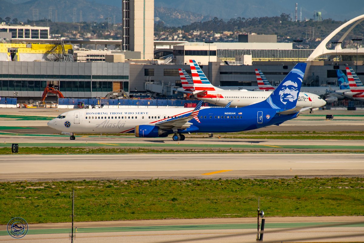 Alaska 737-900 in the Honoring Those Who Serve livery at LAX in February. #aviationphotography #alaskaairlines #boeing #boeing737