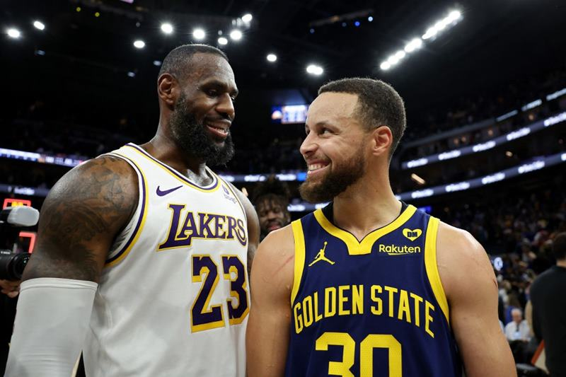 Jogos da NBA hoje e a importância para os playoffs:

🔴 – IMPORTANTE
🟡 – MÉDIO
🟢 – TRANQUILO

20h00

🔴 Sixers x Pistons
🔴 Raptors x Pacers
🟡 Hornets x Mavs

20h30

🟡 Hawks x Heat
🔴 Bucks x Celtics

21h00

🟢 Grizzlies x Spurs
🔴 Thunder x Kings
🔴 Timberwolves x Wizards
🔴
