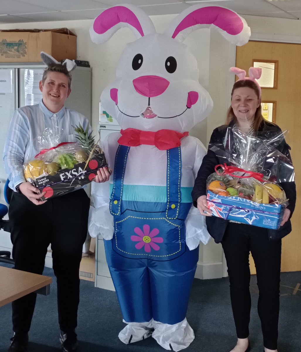 The Easter bunny has made a special visit to our district nurses in Cambridge. He was joined by Lisa and Alex from Athena Care Homes, who have donated two hampers to thank the nurses for all their hard work supporting residents at Langdon House and Wood House.