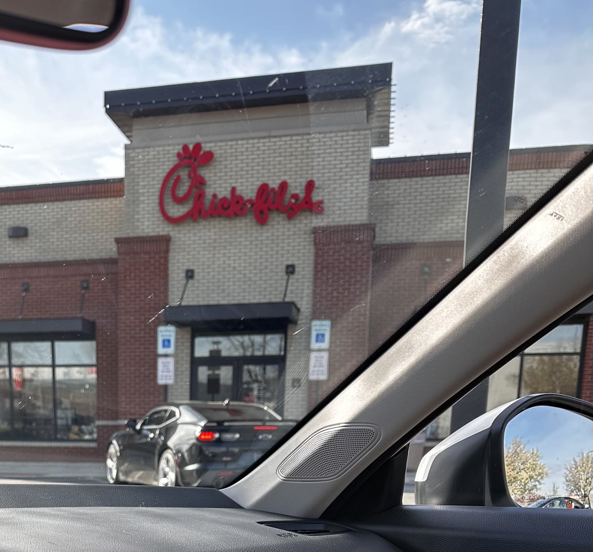 Starstress87's tweet photo. Love how @ChickfilA lets 17year olds with no plaque park in handicap spots. This isn’t the first time seeing this either :/ #chickfila #chickfilayorkpa https://t.co/lW3BGCkFtM