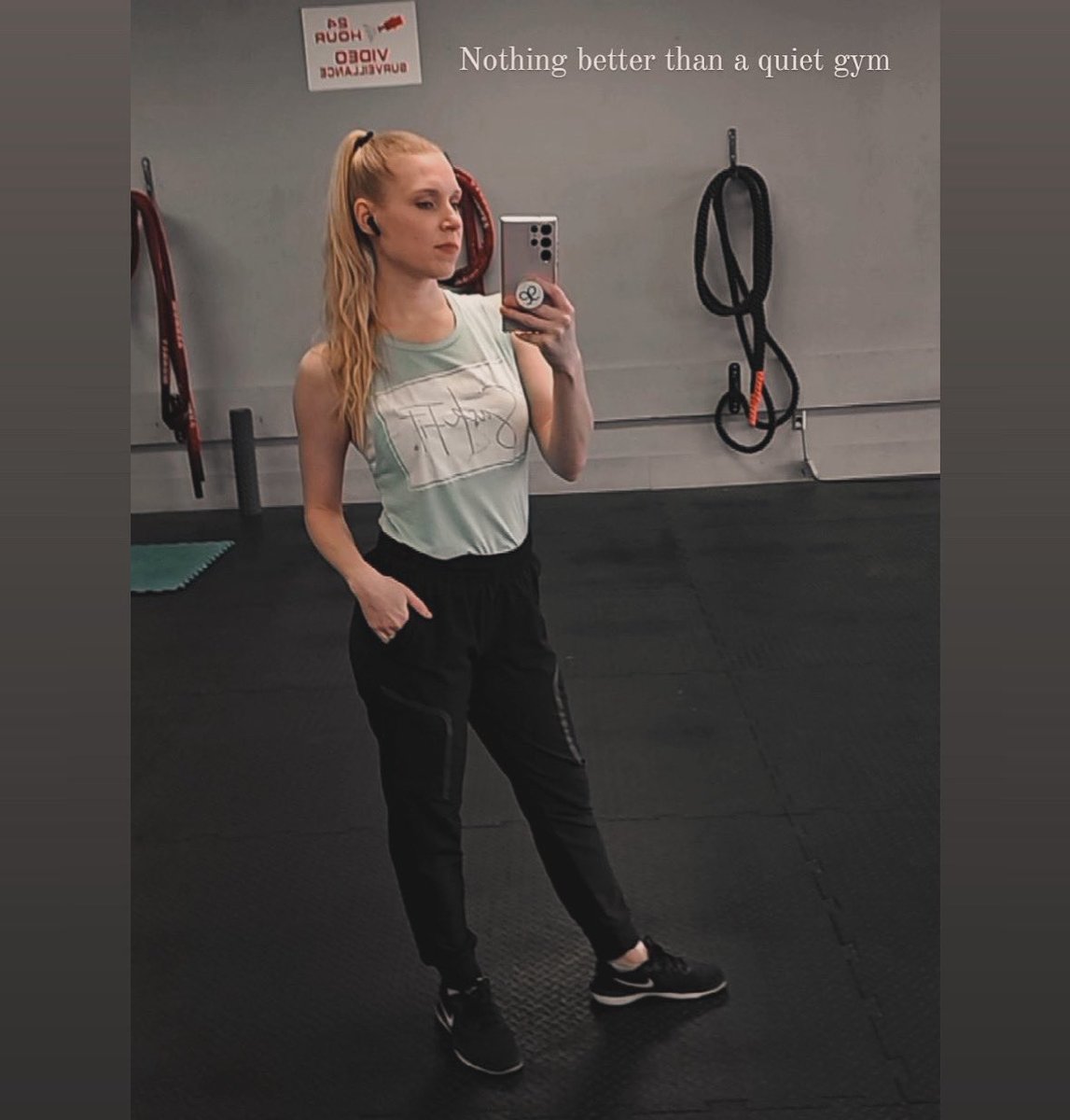 I couldn’t agree more! A quiet gym is simply the best!! 

@bre.folk is rocking the muscle tank in mint (available in burgundy, and a grey and marble black version.) 

Keep up the amazing work!  

Thank you for the support :) 

#SASKFIT #SKFT #SASKPROUD #supportlocal #canadianfit