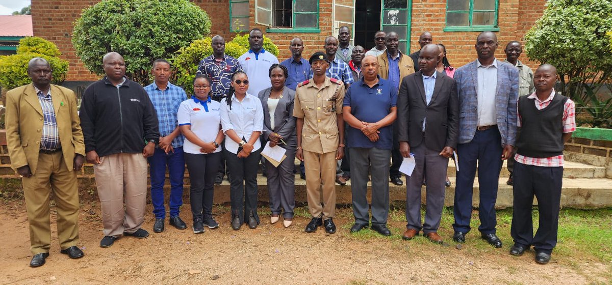 CA_Kenya's tweet image. Today's meeting between CA, the County Commissioner &amp;amp; Chiefs in West Pokot County discussed the impact mobile network connectivity in the area, security of the ICT infrastructure &amp;amp; collaboration with communities in implementation of #UniversalServiceFund projects. #ICTs4All