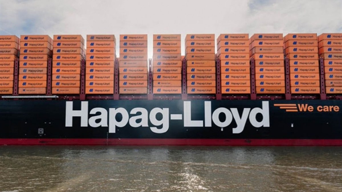 NOTICIAS QUIÑENCO | @HapagLloydAG redujo en 0,8 millones de toneladas las emisiones absolutas de #GEI en 2023.

Conoce más en la nota de @mundomaritimo 🔗 bit.ly/4akCBRx