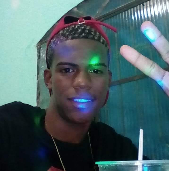 3 anos que te perdi, que não escuto sua voz, que não tenho vc aqui, 3 anos de muita saudade, tem dias que a saudade é insuportável como eu queria ter feito mais por vc, não queria ter te visto daquela forma te amo pra sempre irmão, vc nunca vai ser esquecido vc foi incrível🥺🥀💔
