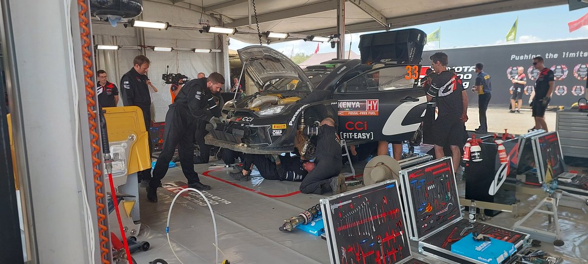 iefau's tweet photo. @Hannughh WRC service park https://t.co/s125IbXsj4
