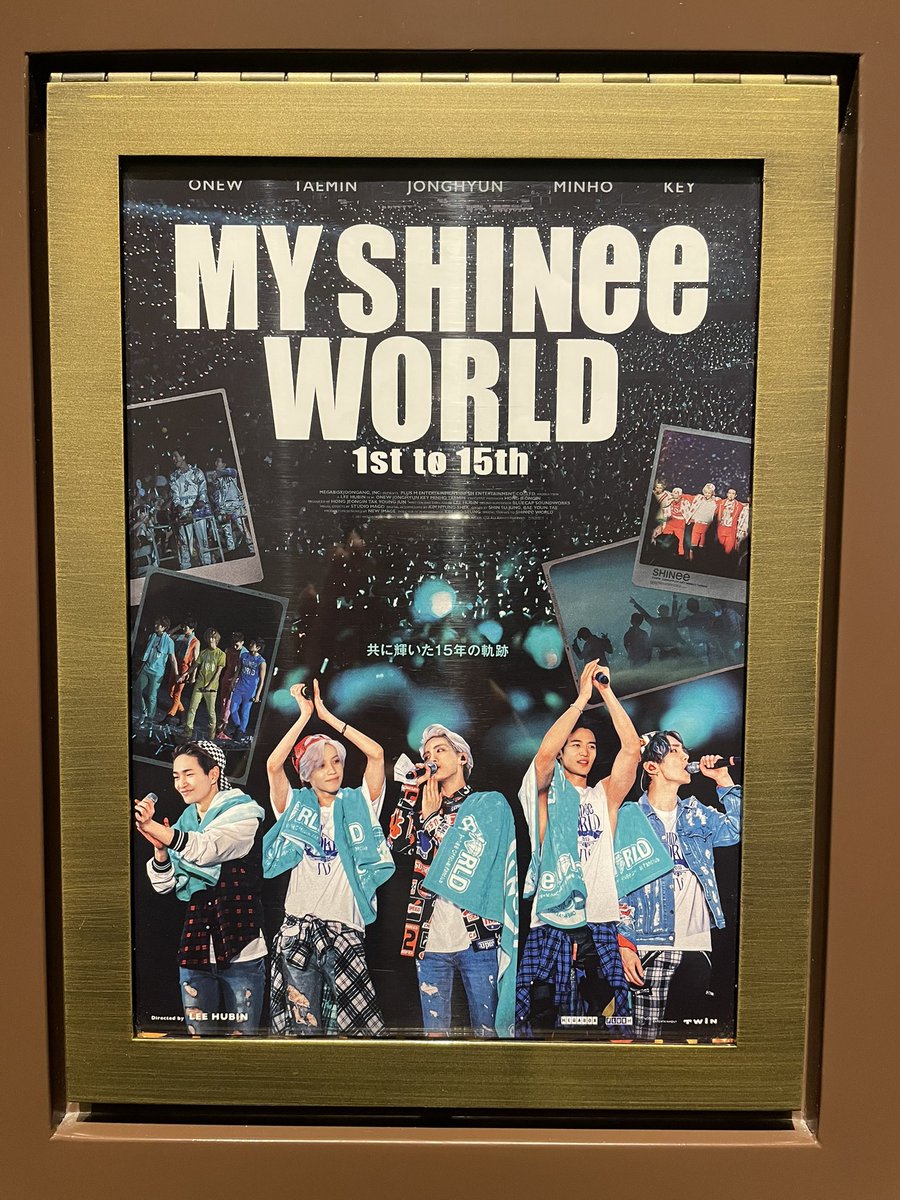 acha_0514's tweet photo. 会議が開始30分遅れて😡開演時間すぎて映画館着いたけど、映画予告がなんと10分以上あったみたいで無事見れた！(笑)
今日もSHINeeはかっこよかったぁー💓 https://t.co/OGGwU0pd9L