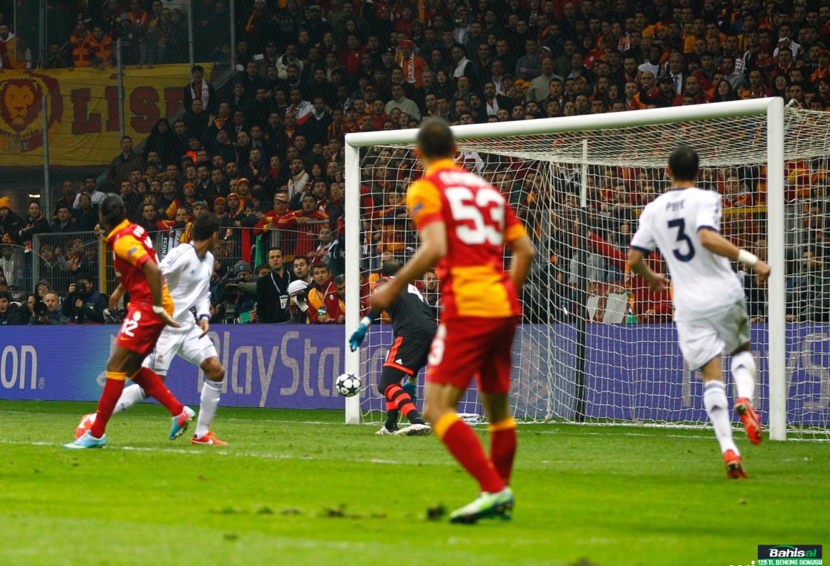 11 yıl önce bugün: Galatasaray, Real Madrid’e 70 saniye içerisinde 2 gol atan ilk ve tek takım oldu.

• Jose Mourinho: “Galatasaray gibi elenmek isterdim.”

• Jurgen Klopp: “Madrid'e karşı Galatasaray gibi oynayacağız.”