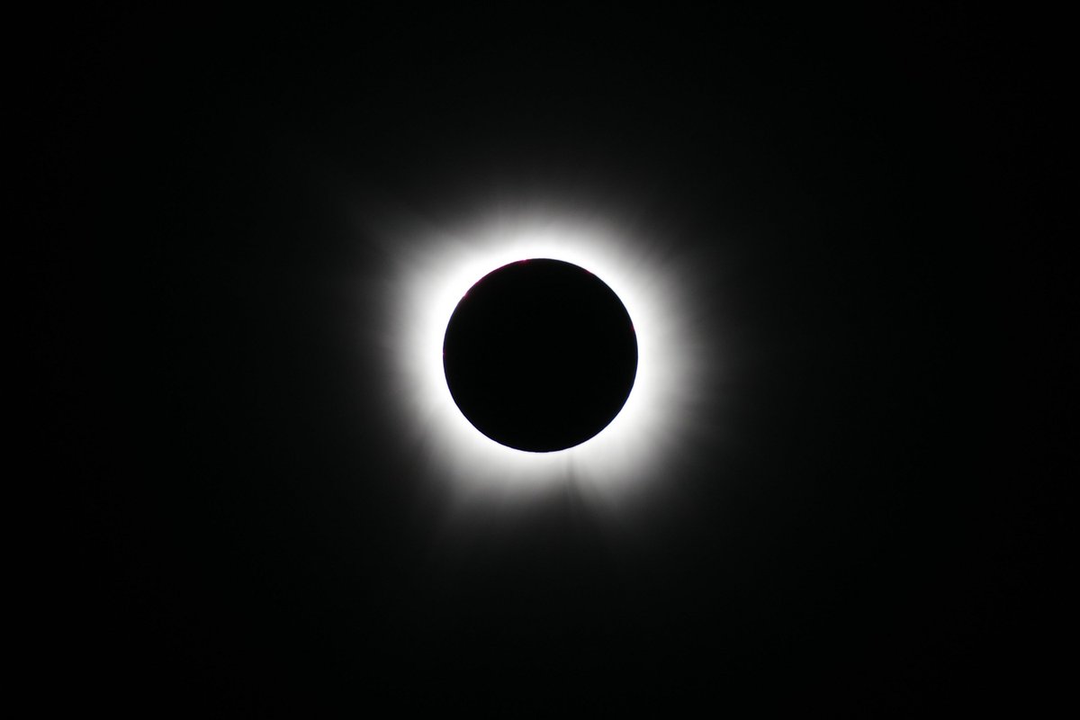 The 2024 total solar eclipse from Dallas Texas. First look at the camera photos (cropped only). The crescent sun as the moon creeps towards totality. Thin solar crescent shortly before totality. Diamond Ring at 2nd contact. Totality 🙂 @NationalEclipse @MoonHourSocial