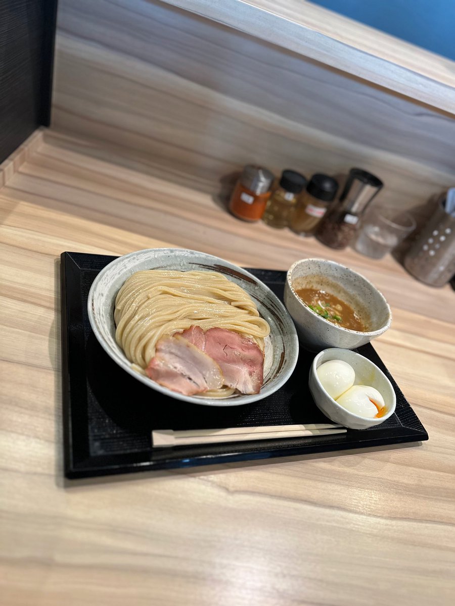 kiyoofdeath's tweet image. しんちゃんつけめん at つけめん しんちゃん

#dipping 星人w
How's life??
2023年6月9日㊗︎東京の名店「煮干しつけ麺宮元」出身店!!＋くずれたまご（30円）豚骨主体に鶏•煮干し•魚介を合わせ旨味を超凝縮!!ペッたっとしたつけ汁に #自家製麺 !旨味が強く #和え麺 必須!?食べ終わるのが惜しい‥旨‼️