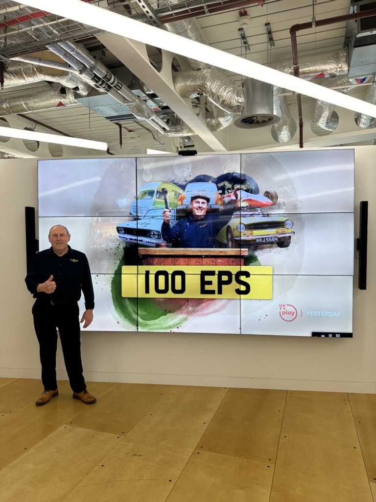 A great morning at @UKTV to celebrate the 100th episode of #bangersandcash. Derek from @DTMathewsons & Andy from @AirTV_UK were on stage to talk about life on the show and the secrets to its longevity. Catch the 100th episode this Thursday at 8pm on @YesterdayTweets.