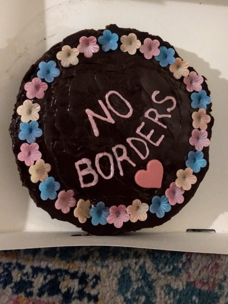 At our Kids Team learning circle we ate this cake 😋 & redrafted our guidance on 'challenging behaviour', getting rid of that term & focusing on when & how to intervene to keep the space safe & welcoming for all. Want to be part of this work? Info here! forms.gle/2wj6SYQnPAi5TF…