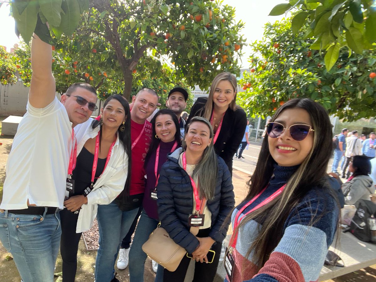 uceipa_'s tweet image. #España2024 | Inició la Semana Internacional de Especializaciones España 2024, en la que 8 estudiantes de especializaciones de CEIPA viajaron a Europa, para reflexionar sobre los conceptos e implicaciones de la inteligencia artificial en múltiples contextos. 
¡Éxitos! 👏🏻